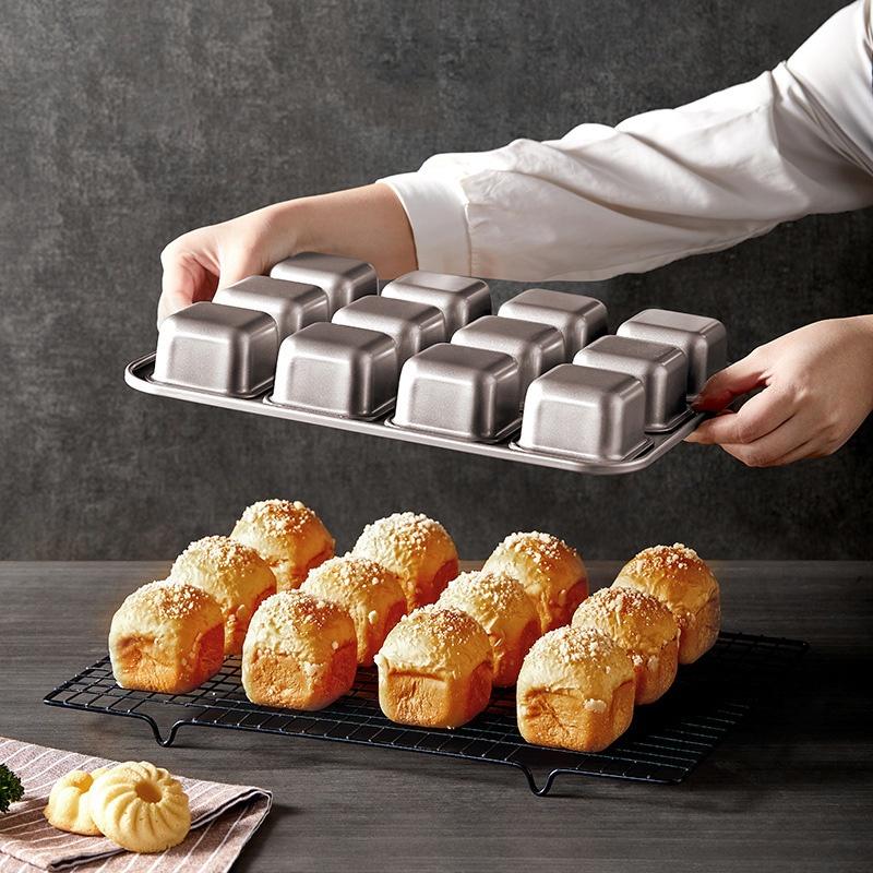 Carbon Steel 12 Cavity Muffin Pan Non-Stick Bakeware Square Pan Mould for Brownie 12 Hole Baking Tray Cupcake